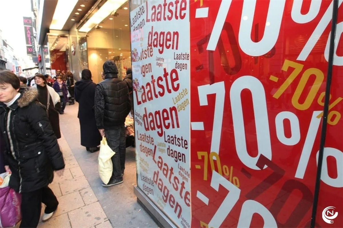 Teleurstellende afsluiting van de wintersolden: slecht weer en wereldnieuws remmen Belgische verkoop